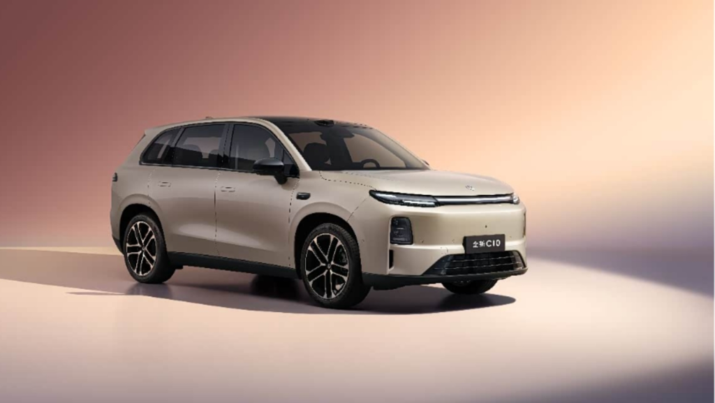 Leapmotor actualiza el más grande de sus coches europeos: tarda 190 kilómetros en encender su motor de gasolina