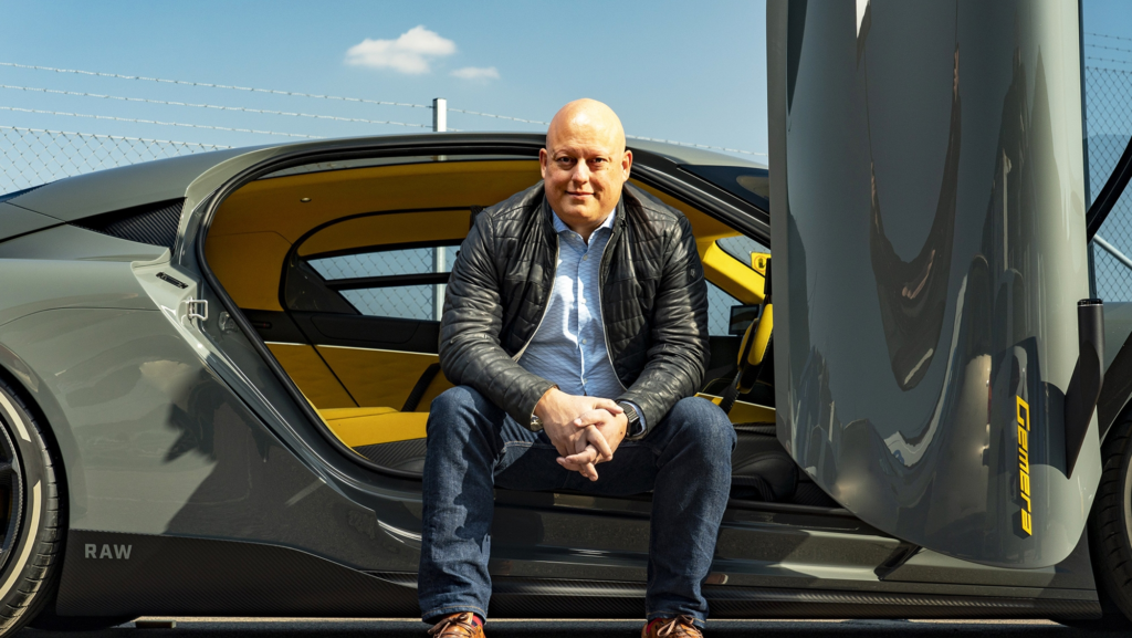 El fundador de Koenigsegg sentencia que el motor de combustión es "irremplazable" en los hiperdeportivos y prefiere la hibridación