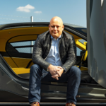 El fundador de Koenigsegg sentencia que el motor de combustión es "irremplazable" en los hiperdeportivos y prefiere la hibridación