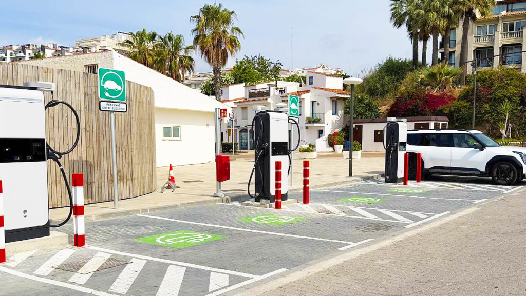 Ya operativo este cargador ultrarrápido de Wallbox: entre 80 y 240 kW para optimizar la potencia entre varios coches eléctricos