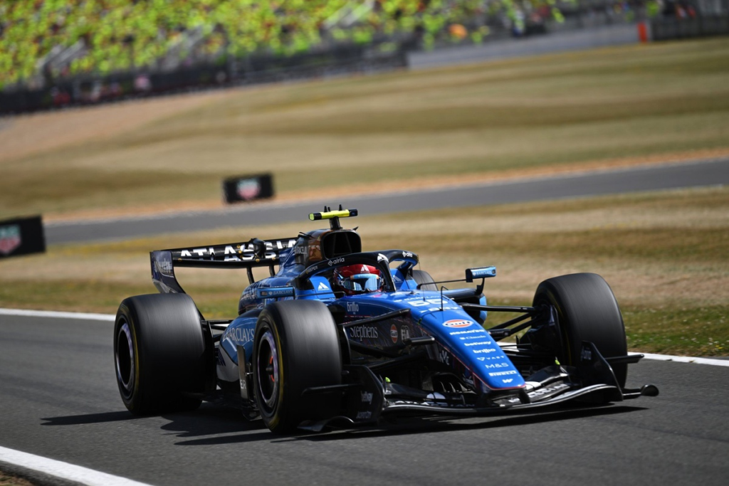 La extraña sanción a Sainz: una vuelta más por culpa del pit lane de Silverstone #F1 #FVDigital