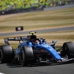 La extraña sanción a Sainz: una vuelta más por culpa del pit lane de Silverstone #F1 #FVDigital