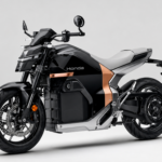 Se carga en 30 minutos, tiene más potencia que un Dacia Spring y cuesta 15.000 euros: la primera gran moto eléctrica de Honda ya está en Europa