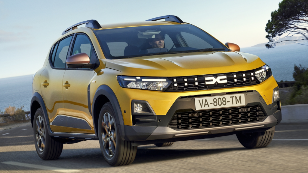 Gasta sólo 4,2 L/100km y parte desde 19.890€: el 'rey de las ventas' en España estrena motor híbrido de 155 CV