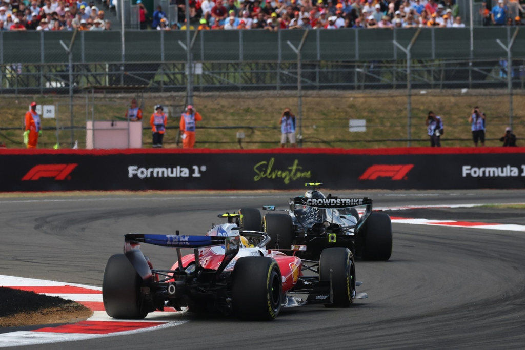 Hamilton espera sanciones a Antonelli y Russell por motor en algún momento #F1 #FVDigital