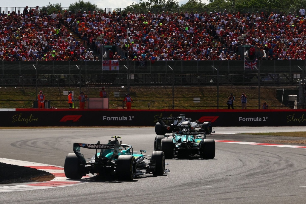 Alonso vuelve a señalar a la F1 2026: “No hace falta talento, solo pulsar un botón” #F1 #FVDigital