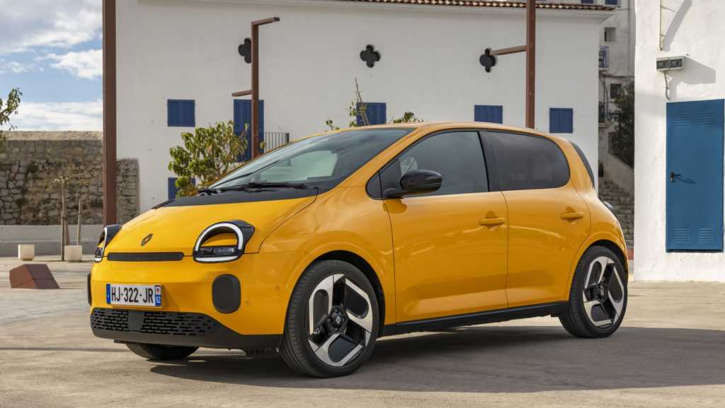 Renault descubre que este coche eléctrico del que vendió 4.000.000 de unidades de combustión  puede reventar un mercado que Europa había dejado vacío