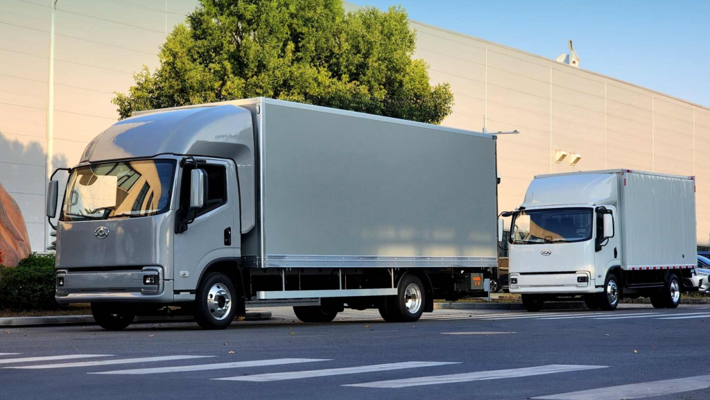 Una furgoneta por 29.300 € y un camión por 59.500 €: las 2 piezas clave de Maxus para su nueva estrategia eléctrica basada en la tecnología y la red de distribución