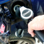 Mal comienzo de vacaciones: la vuelta al IVA del 21 % para la gasolina 'se come' la bonificación de 15 céntimos decretada por el Gobierno y el precio se dispara un 5,6 %