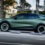CUPRA le rebaja el precio a su coche eléctrico más barato: la versión Plus del Raval cuesta 25.000 €, tiene 135 CV y estrena batería