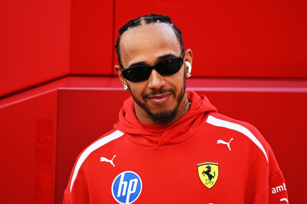 Hamilton insiste: “Desde que dejé el simulador de Ferrari, rindo mucho mejor” #F1 #FVDigital