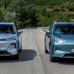 Geely mueve ficha en España: 2.000 € extra de descuento en su gama electrificada y paridad de precios en la tecnología híbrida y 100% eléctrica