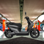 La duda del garaje que afecta a miles de propietarios: ¿Se pueden aparcar el coche y la moto en la misma plaza de parking?