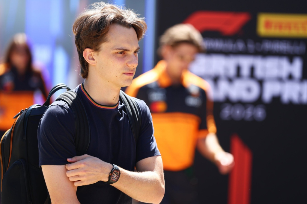 ¿Qué esconde la respuesta de Piastri ante los rumores de Verstappen y McLaren? #F1 #FVDigital
