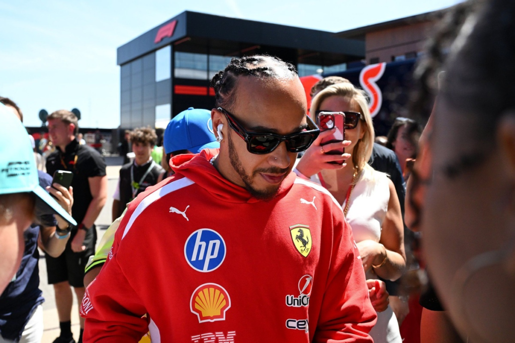 Hamilton, enigmático sobre el desfile con los Lego: ¿qué hay detrás? #F1 #FVDigital