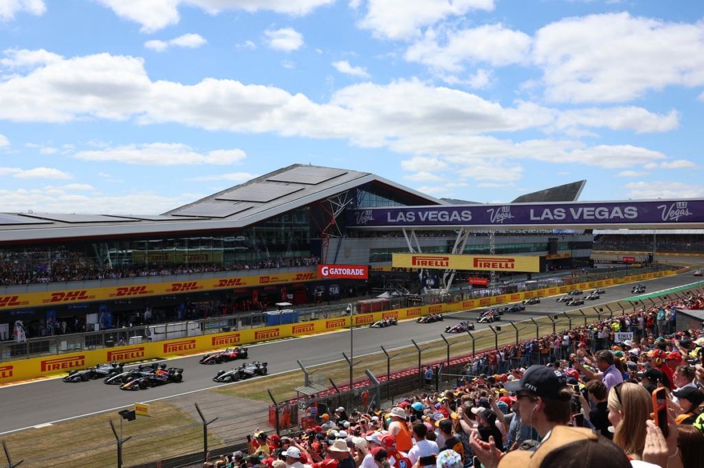 Hadjar vuelve a criticar las salidas de Red Bull: “No tiene sentido ir a una carrera así” #F1 #FVDigital