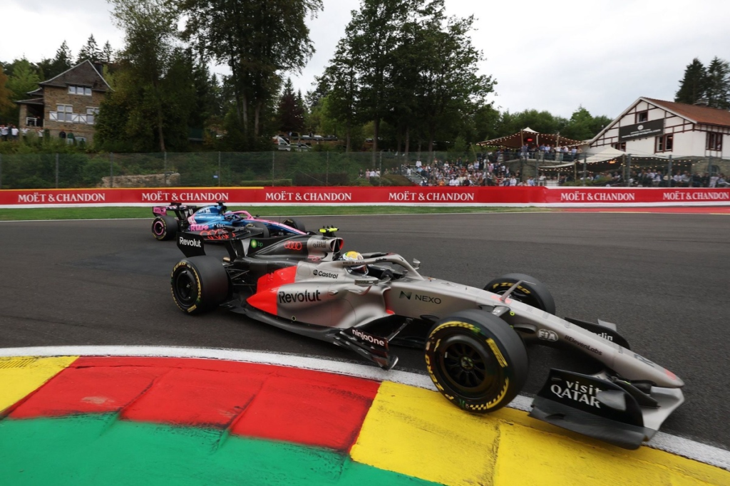 Bortoleto desafía a los críticos de la F1 2026: “Un piloto debe adaptarse” #F1 #FVDigital