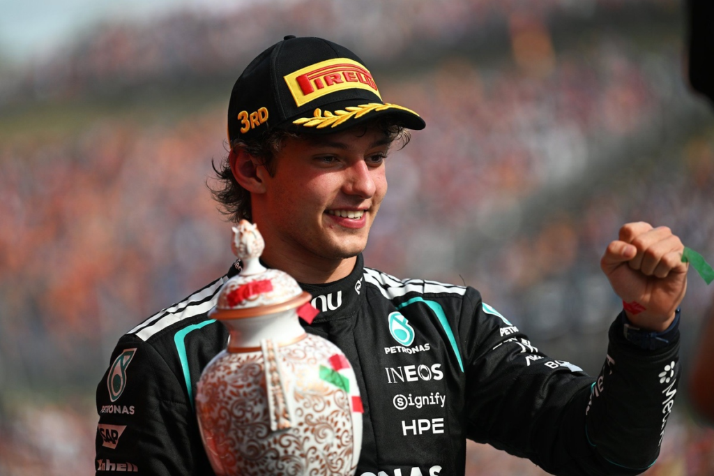 Mercedes F1 cree que es “demasiado pronto” para favorecer a Antonelli sobre Russell #F1 #FVDigital