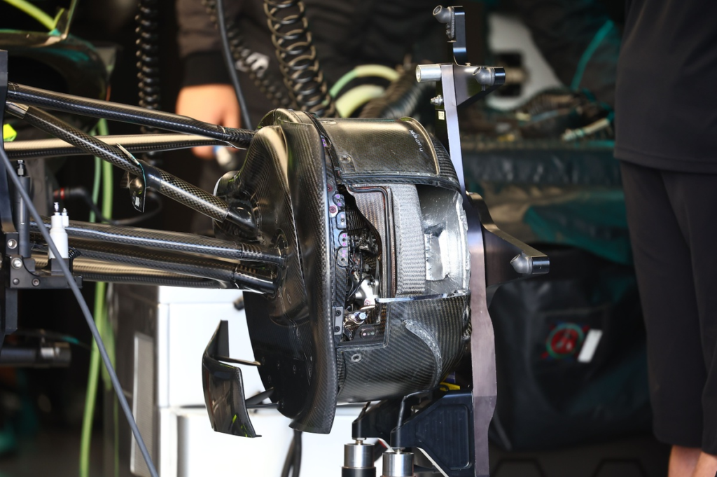 Así es el pequeño estreno de Mercedes que anticipa las grandes mejoras de la W17 #F1 #FVDigital
