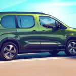 El Peugeot E-Rifter eléctrico hereda el espacio y la polivalencia del monovolumen, el mejor aliado para las escapadas de verano