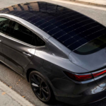 Adiós a los paneles solares convencionales: este techo de coche integra las células en el propio cristal