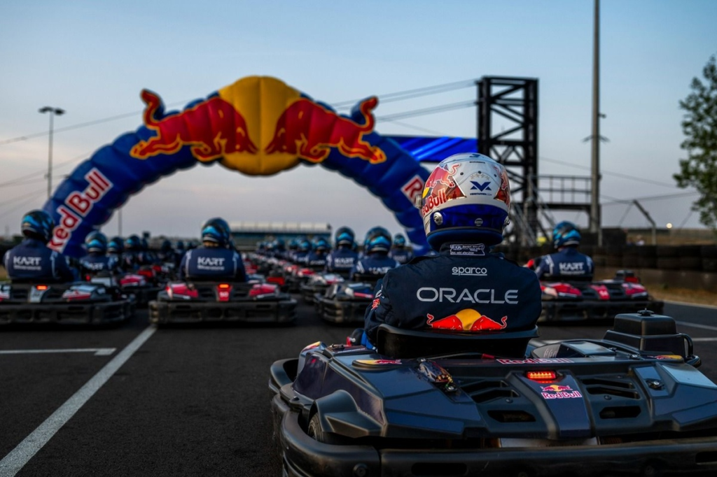 Verstappen acepta un reto nunca visto: ¡contra 100 pilotos en una carrera de karts! #F1 #FVDigital