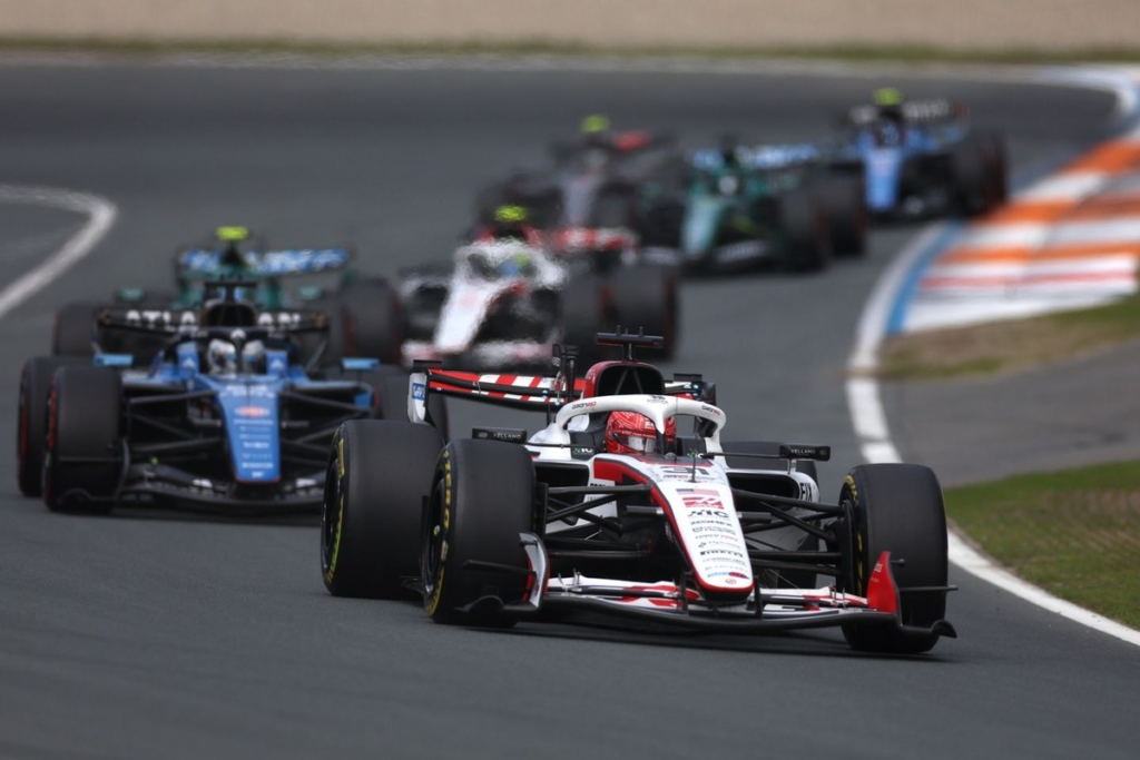 Ocon carga contra una norma de la F1 tras su polémica con Albon: “Es muy anticuada” #F1 #FVDigital