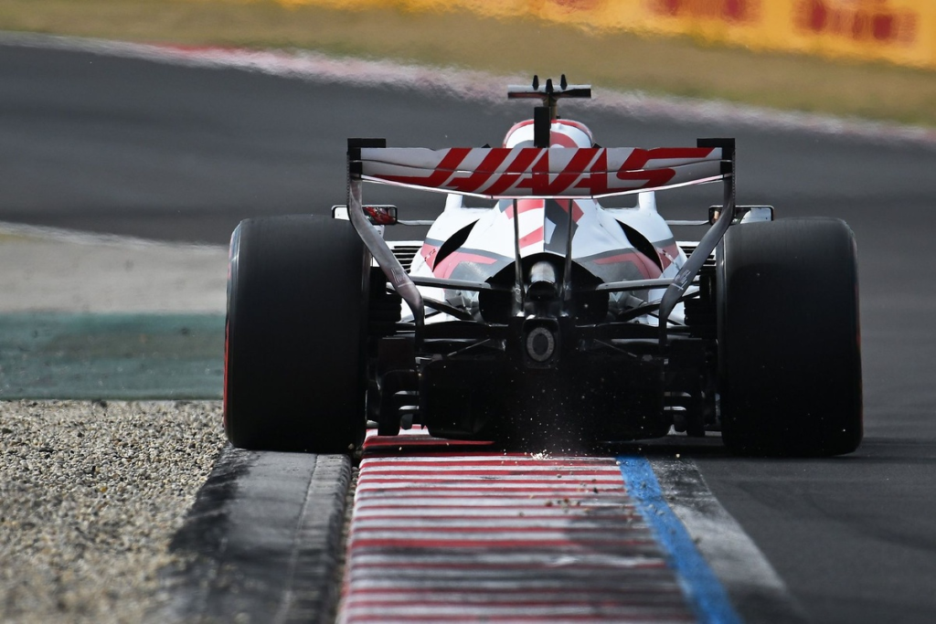 Haas F1 prueba a tres pilotos en un test mientras decide su alineación de 2027 #F1 #FVDigital