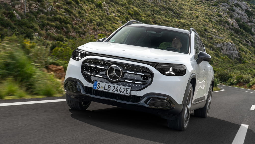 Hasta 630 km de autonomía, 7 plazas y carga a 320 kW: El nuevo SUV eléctrico de Mercedes es ideal para las familias