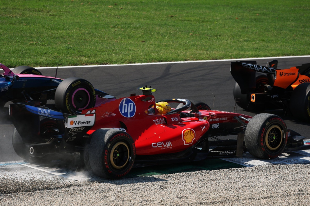 Hamilton, tajante con Leclerc: “Yo estaba delante; no había ningún ‘nosotros’ en esa curva” #F1 #FVDigital