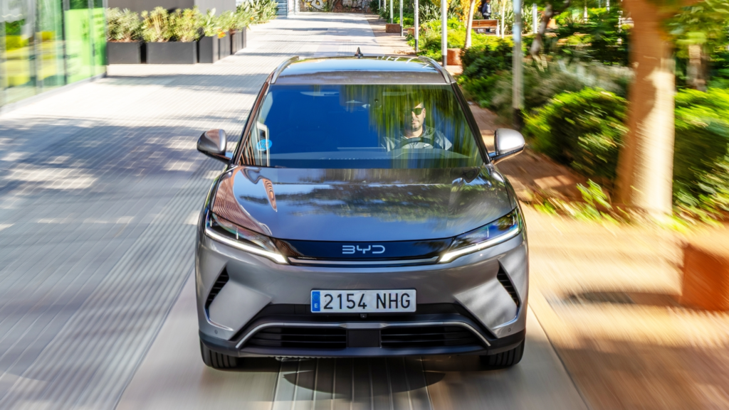 Toyota, KIA y BYD lideran 'con puño de hierro' las ventas de coches electrificados (etiqueta ECO y Cero) en España