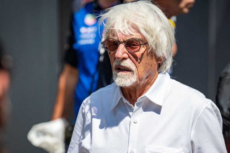 Llevaba una escopeta: detienen a Ecclestone, ex jefe de la F1, en el aeropuerto #F1 #FVDigital