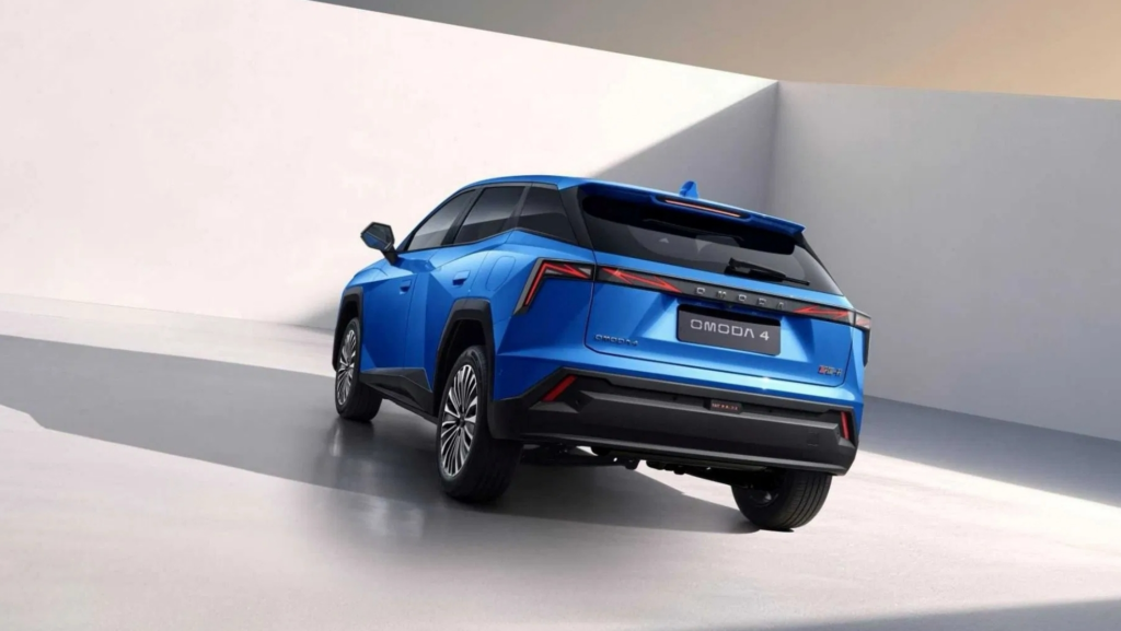 OMODA presenta su nuevo SUV, un serio rival para el Dacia Duster: será híbrido, tendrá 224 CV que costará menos de 25.000 €