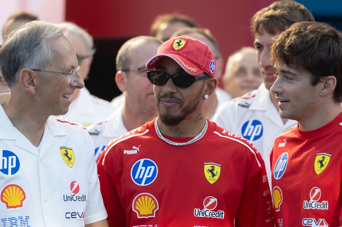 Hamilton niega haber pedido un trato favorable a Ferrari #F1 #FVDigital