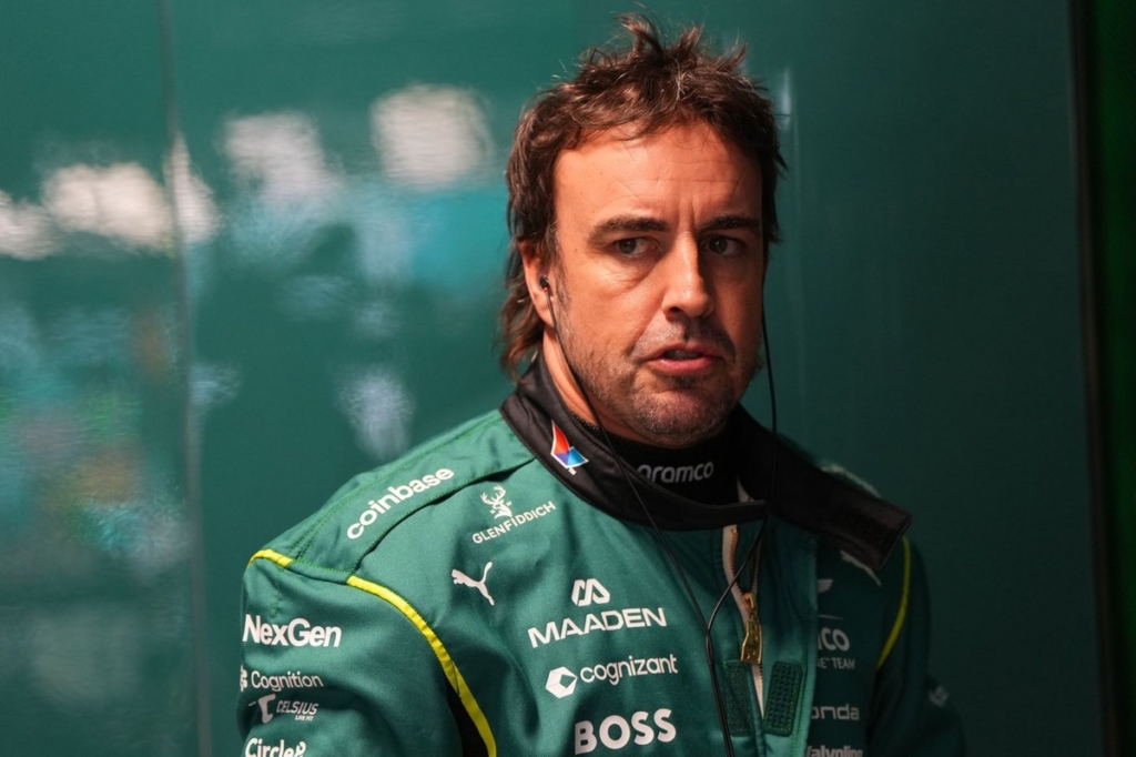 Alonso carga contra los F1 2026 poniendo de ejemplo a su responsable de prensa #F1 #FVDigital