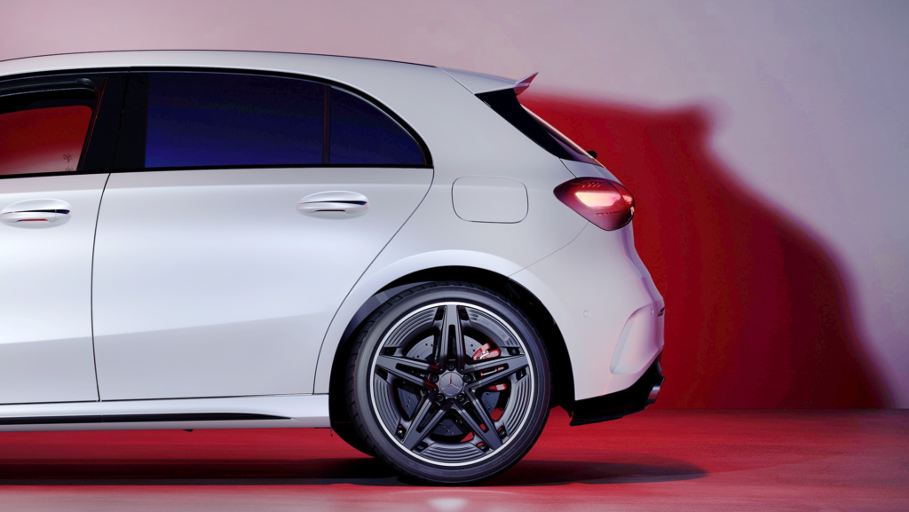 Mercedes recula: su coche más barato finalmente sí tendrá una nueva versión híbrida y eléctrica muy pronto