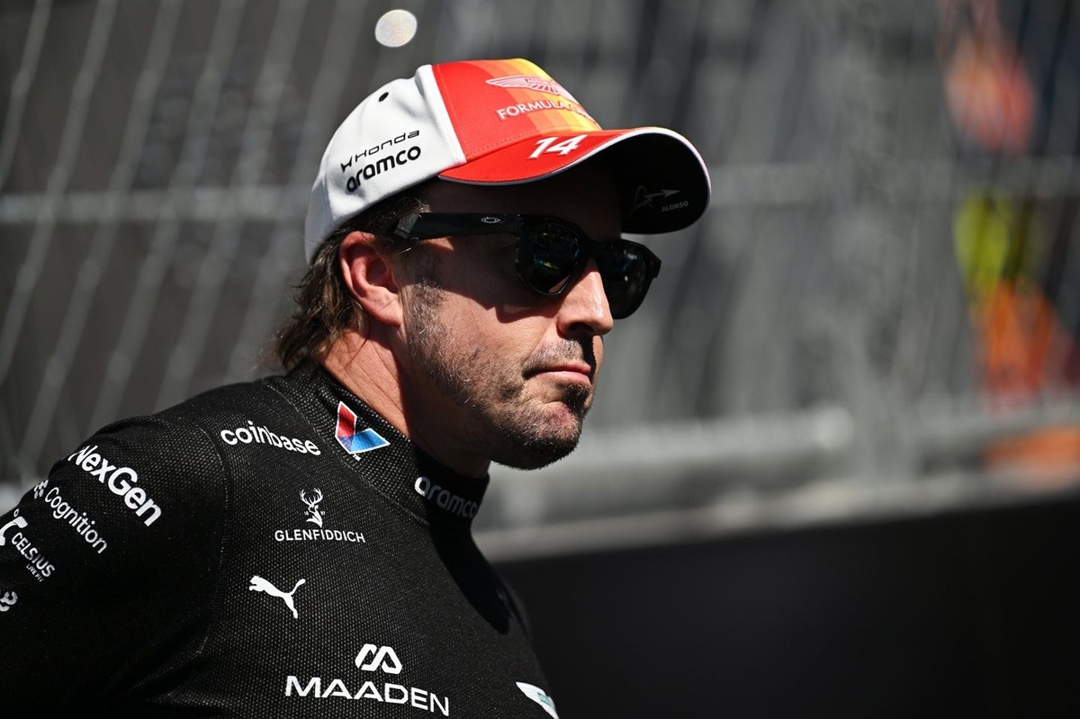 Aston Martin asegura que Alonso decidió acabar la carrera de Madring por los fans #F1 #FVDigital
