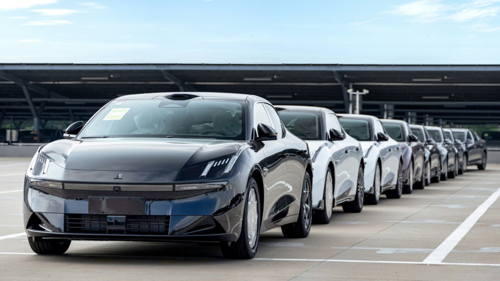 A partir de 2027, Volvo apadrinará a 'su prima china' en Europa: si quieres un Lynk & Co, sólo podrás comprarlos en sus concesionarios