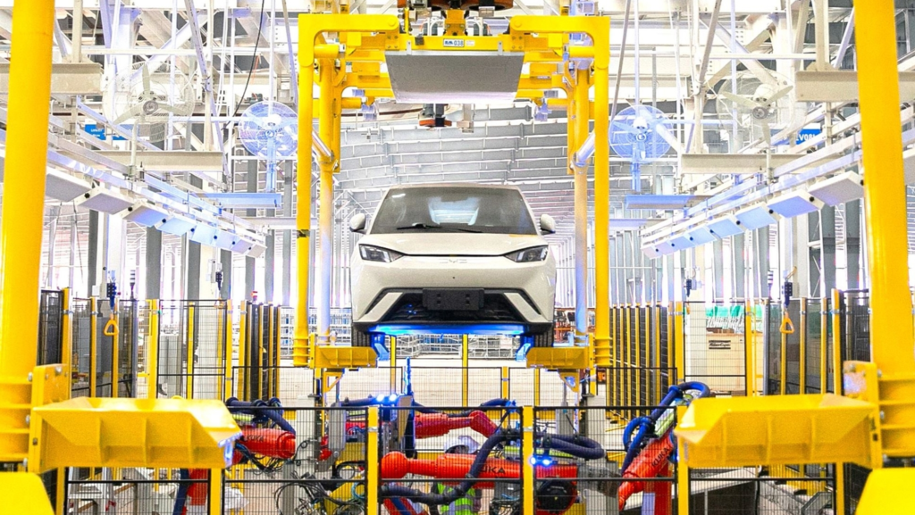 'Frenazo' para CATL y BYD: Hungría retrasa dos de las mayores fábricas chinas de coches eléctricos en Europa