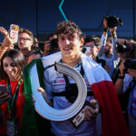 Cómo Antonelli está llenando de canas a Toto Wolff y a Mercedes #F1 #FVDigital