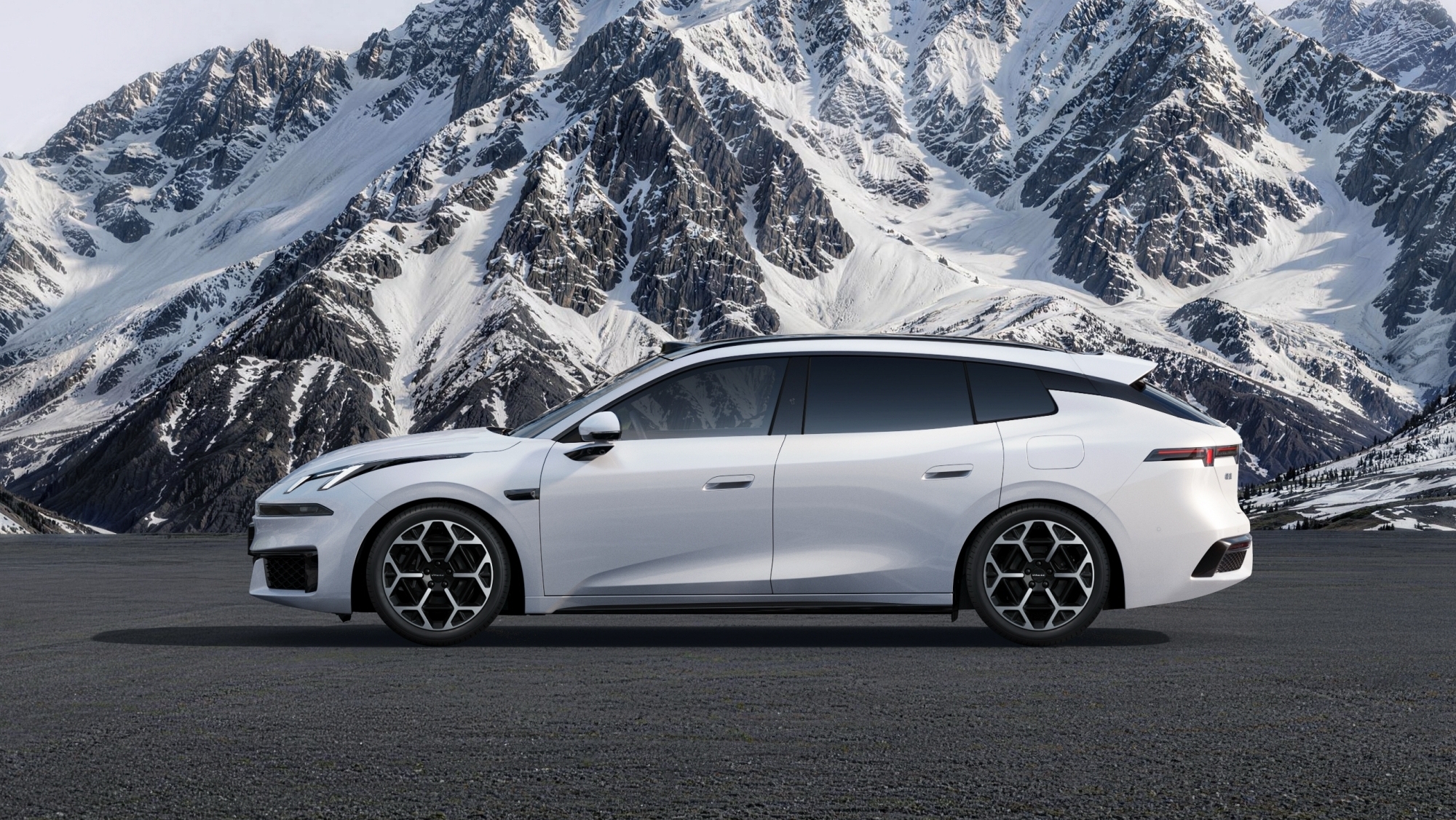 Lynk & Co vende 10.000 unidades de su híbrido familiar de 20.500 € con 1.442 km de autonomía que llegará a Europa en 2027