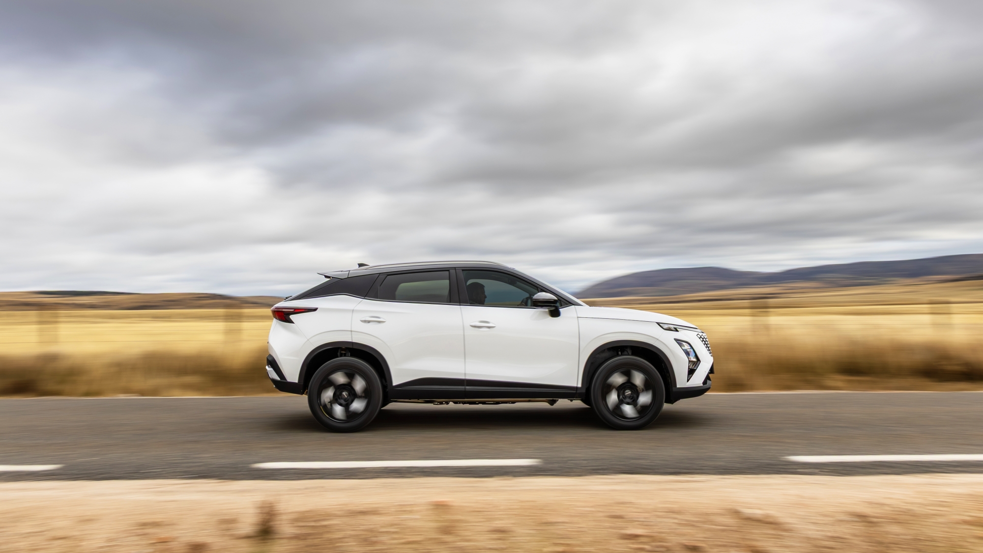El coche híbrido arrasa en España: casi 400.000 vendidos en ocho meses y estas son las claves de su éxito
