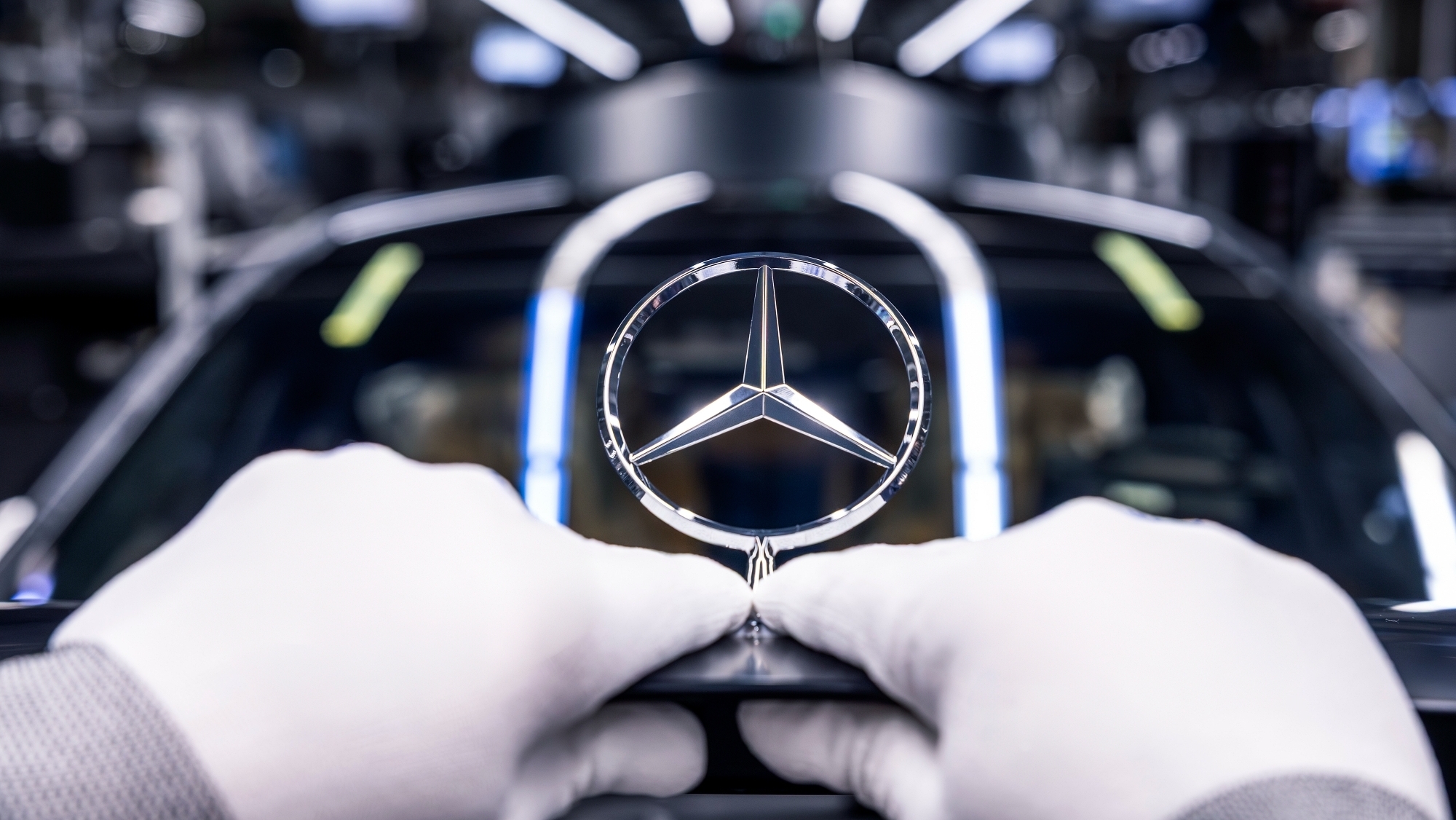 Michael Schiebe, jefe de producción de Mercedes, advierte a la Unión Europea que dos fábricas alemanas corren mucho peligro