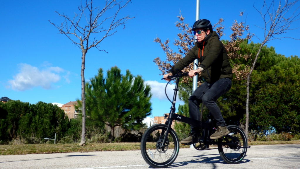 Aunque el Gobierno priorice la bicicleta por encima del vehículo privado en el ámbito urbano, las asociaciones echan en falta medidas contundentes