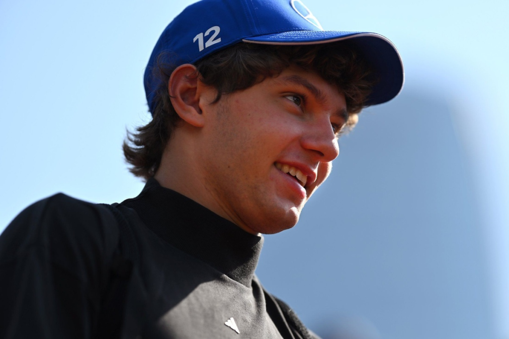 Antonelli, optimista pese a unos libres accidentados: «Mañana deberíamos estar bien» #F1 #FVDigital