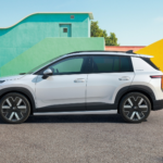 Mide 4,17 metros, tiene 437 km de autonomía y cuesta menos de 30.000 €: así es el rival 'Made in Spain' del Renault 5
