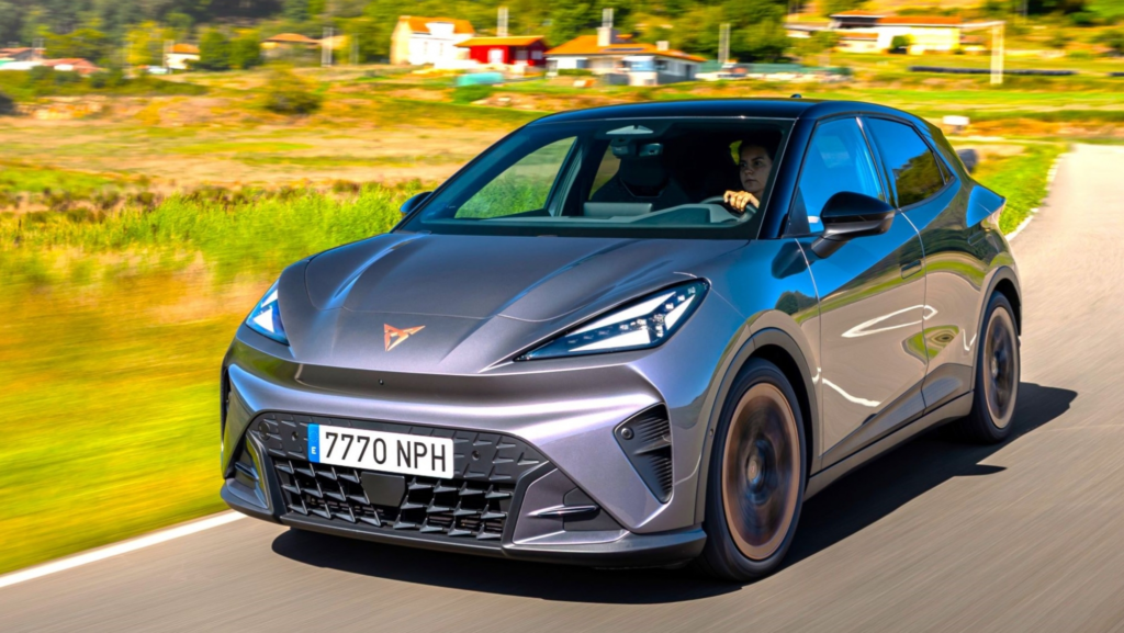446 km de autonomía por menos de 25.500 € y hecho en España: probamos la versión definitiva del eléctrico que rompe el mercado
