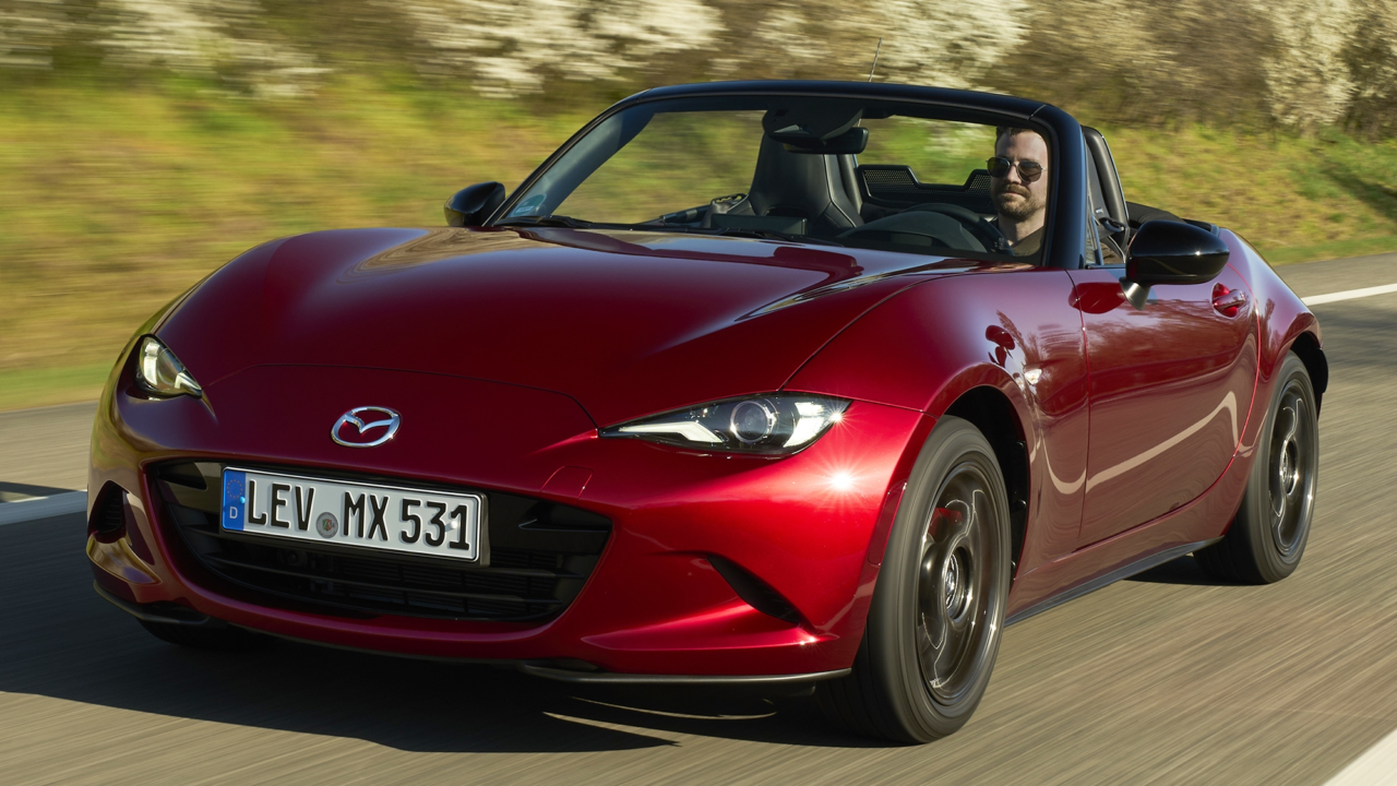 Vinesh Bhindi, de Mazda, sobre el Miata eléctrico: "No vemos a tantos clientes entrando en el concesionario y diciendo: ¿Un MX-5 eléctrico?"