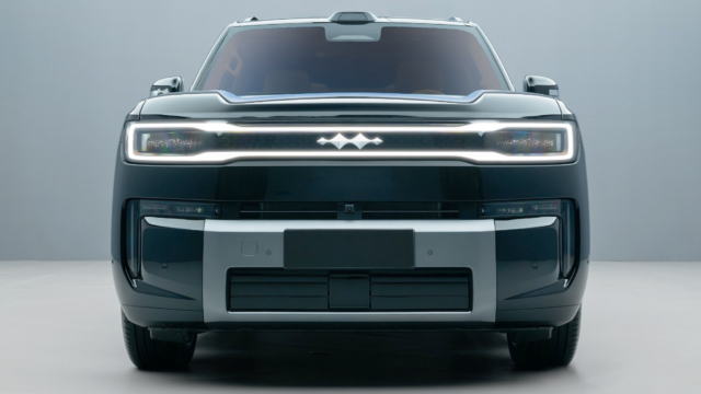 BYD prepara un gigantesco SUV híbrido de 5,27 metros con 2.300 km de autonomía y una batería que se recarga en solo 9 minutos
