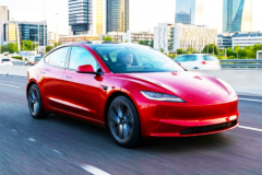 El Tesla Model 3 arrasa en septiembre en España: es el coche más vendido por encima de cualquiera de combustión, aunque un dato cambia esta lectura